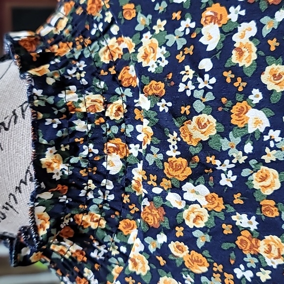 Floral Print Ruffle Trim. High Collar Blouse - Picture 6 of 9